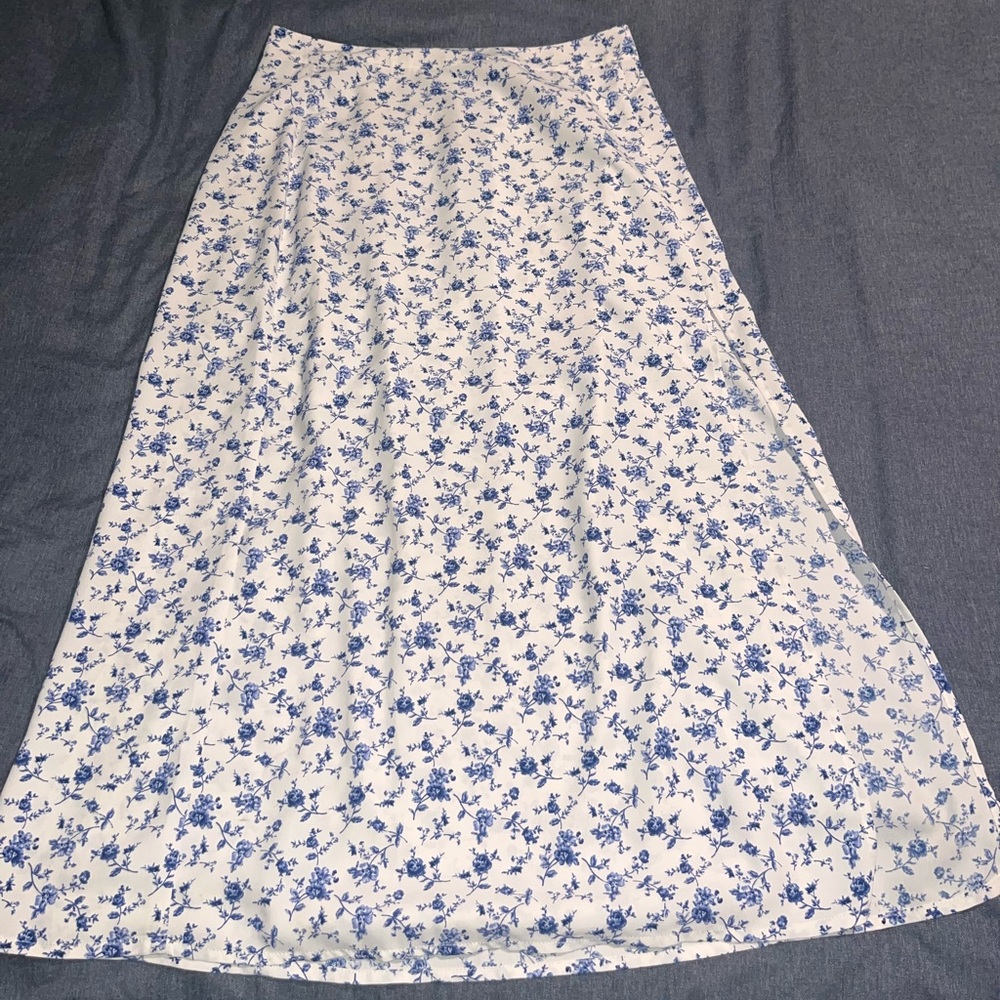 Forever 21 Blue Floral Maxi Skirt